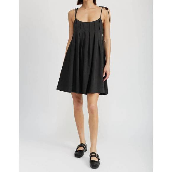EN SAISON Dresses & Skirts - NEW EN SAISON jovie baby doll mini dress in washed black